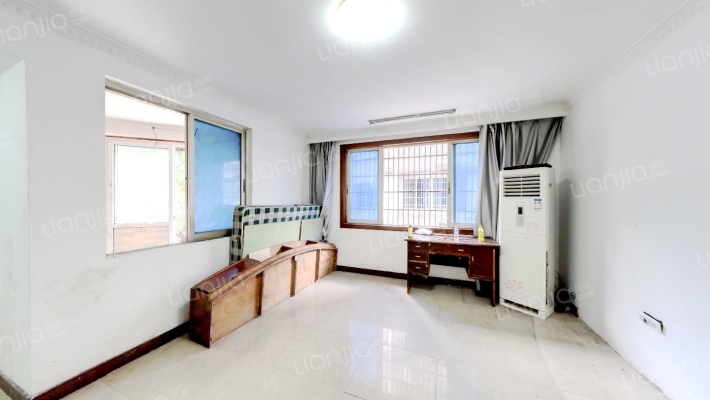 龙沈新村二手房实景图