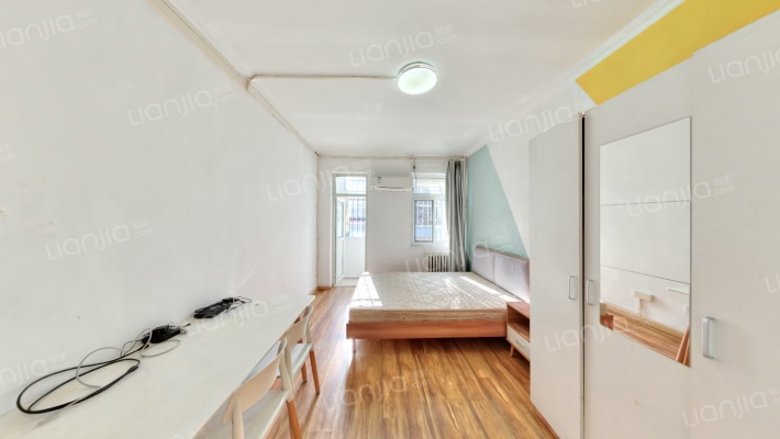 南线阁5号院二手房实景图