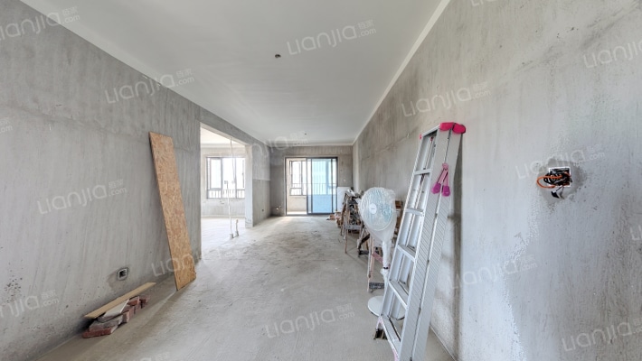 国贸凤凰原1期二手房实景图