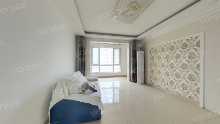 小区环境优美，房子精装未住，南北通透三居室-客厅