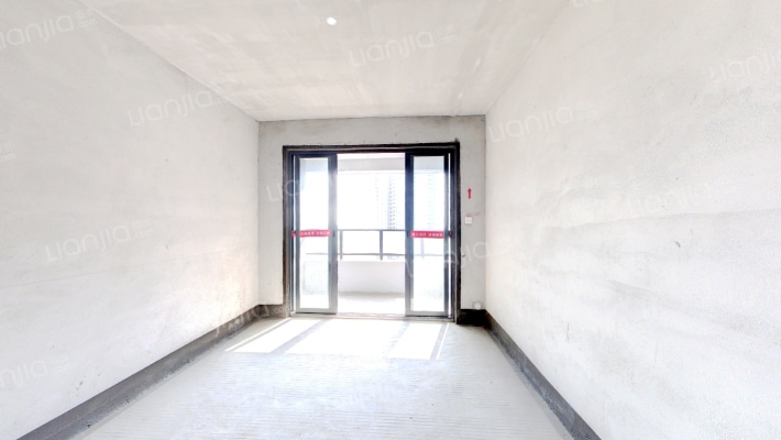 彰泰春江海岸二手房实景图