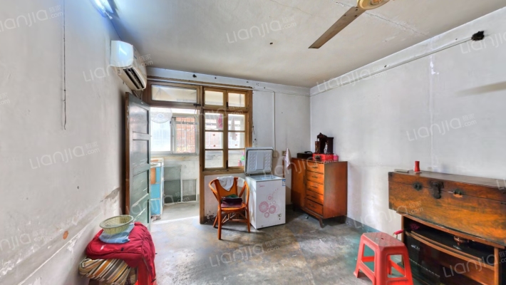 中教委虹桥小学恢复楼二手房实景图