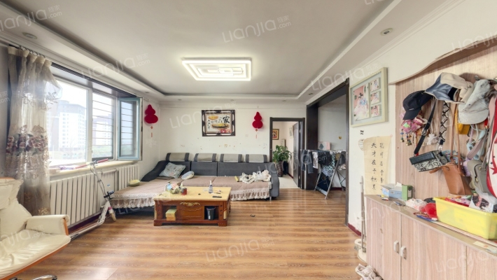 艺体花园二手房实景图