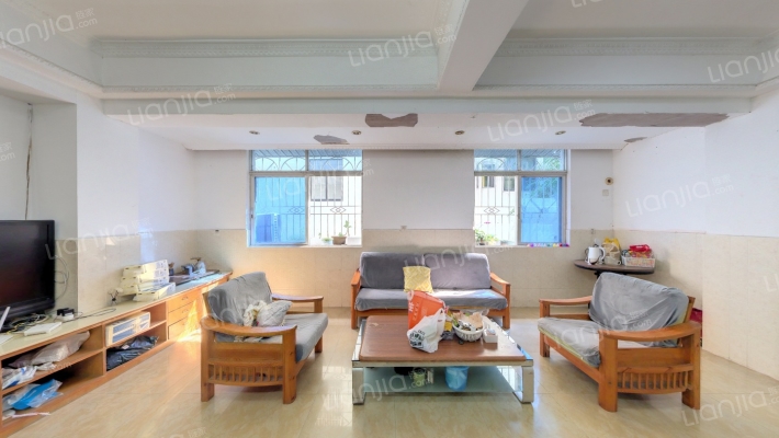 南宝小汽车修理厂宿舍二手房实景图