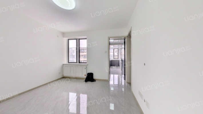 龙福里新河西楼二手房实景图