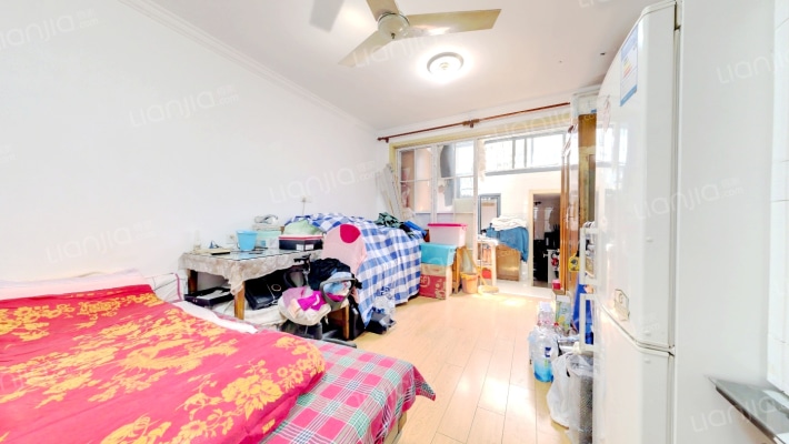 场中路2401弄二手房实景图