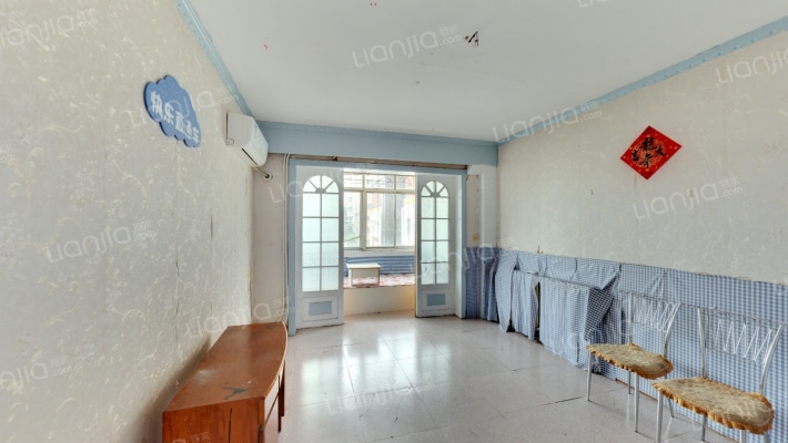 西郊公园家属院二手房实景图