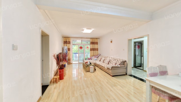 蓝天花园二手房实景图