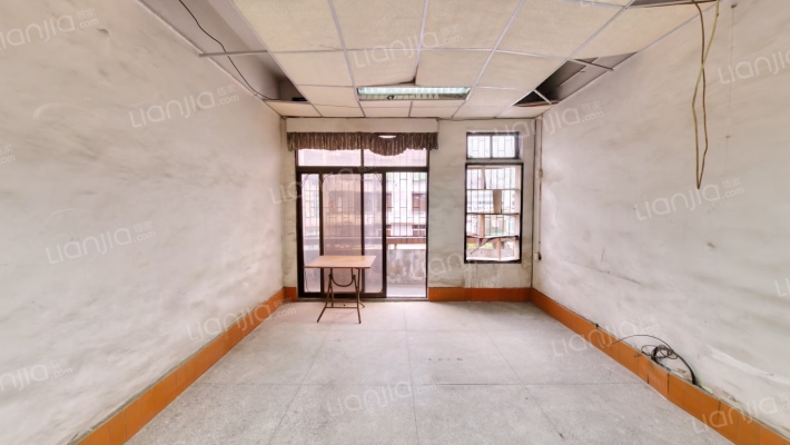 建华新邨巷二手房实景图