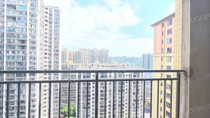 丽景名苑二手房实景图