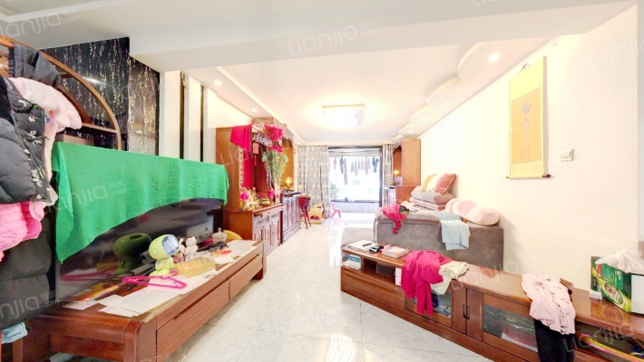 临江雅苑二手房实景图