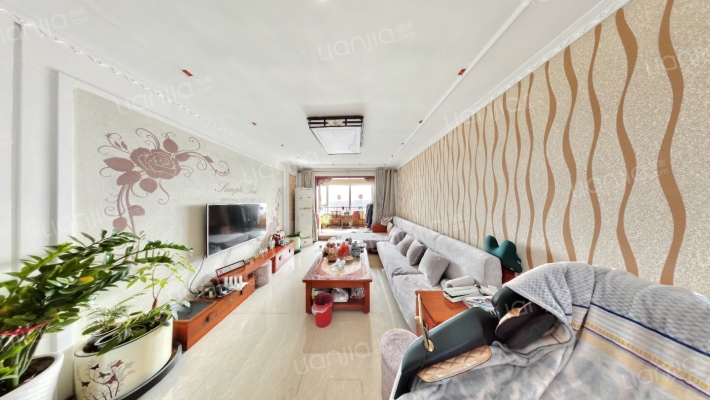 万泰颐轩名都二手房实景图