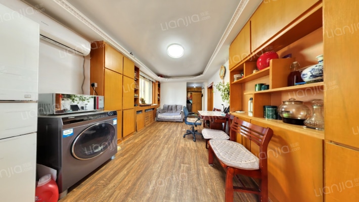 卫工南街小区二手房实景图