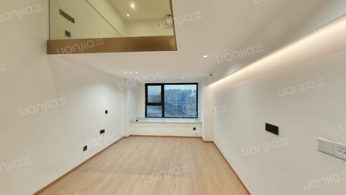 云成中心二手房实景图