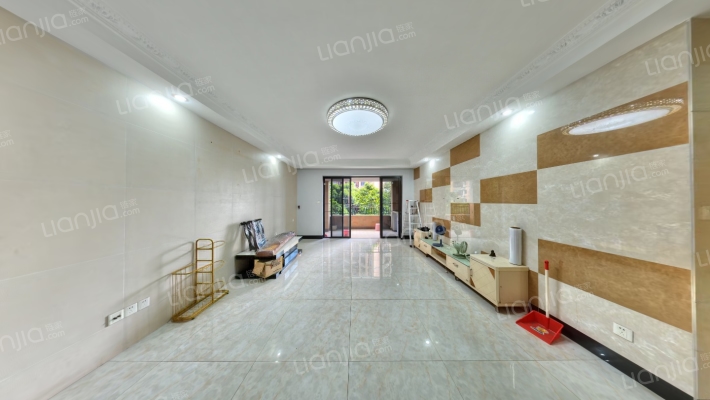 保利百合花园二手房实景图