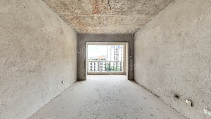 兴港珑湾二手房实景图