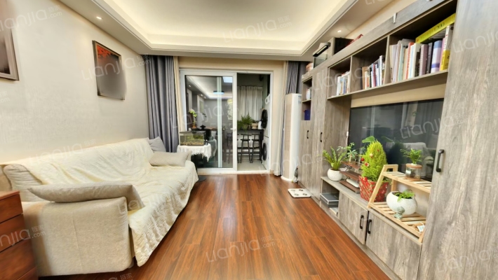 旭辉公元萃庭二手房实景图