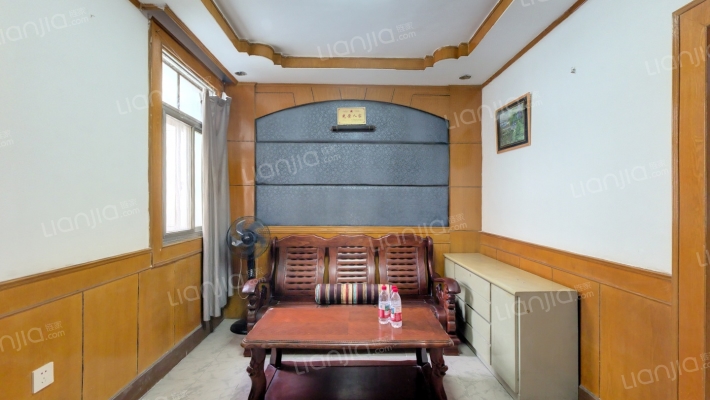 前进小区二手房实景图