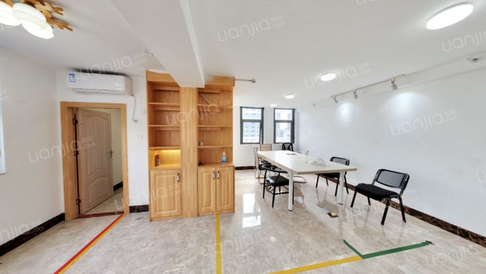 万达广场二手房实景图