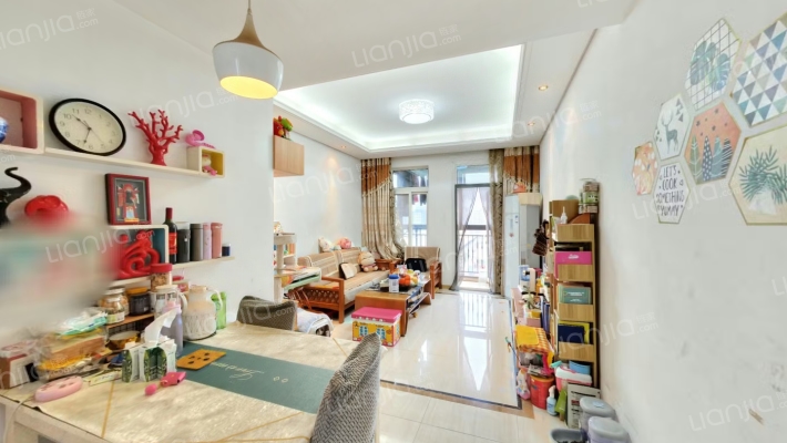 当代卡梅尔小镇二手房实景图