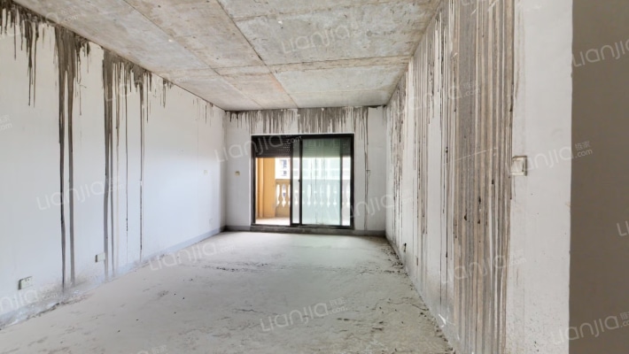 绿地香奈二手房实景图