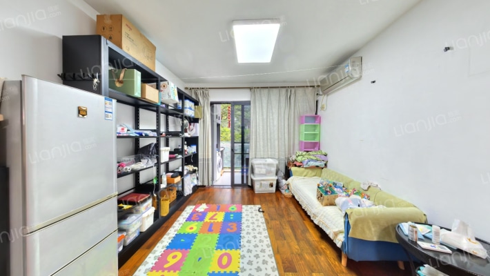 莱蒙水榭春天一期二手房实景图