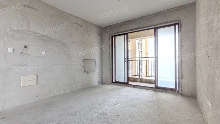 信鸿蔚蓝海岸二手房实景图