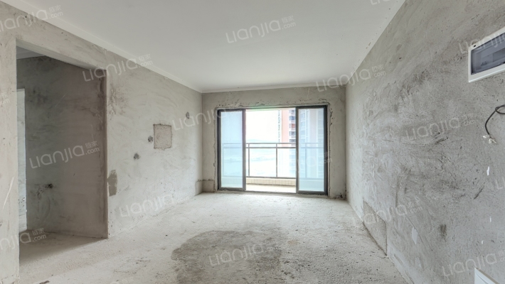 纯水岸二手房实景图