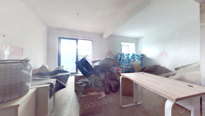 纯水岸东湖三期二手房实景图