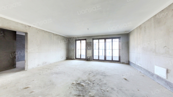 绿地湖语墅四期二手房实景图