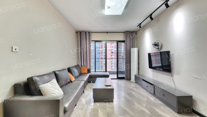 中德英伦世邦F区二手房实景图