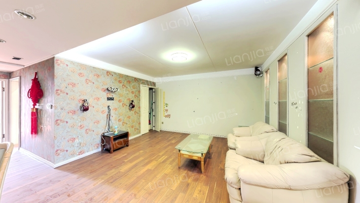 海关裙楼二手房实景图