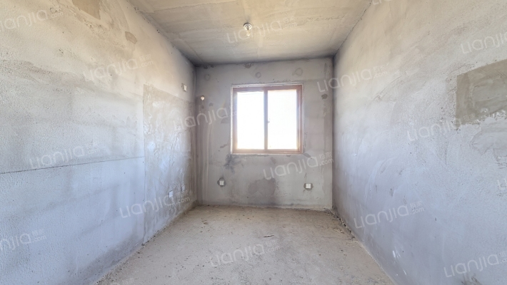 亚太绿博花园二手房实景图