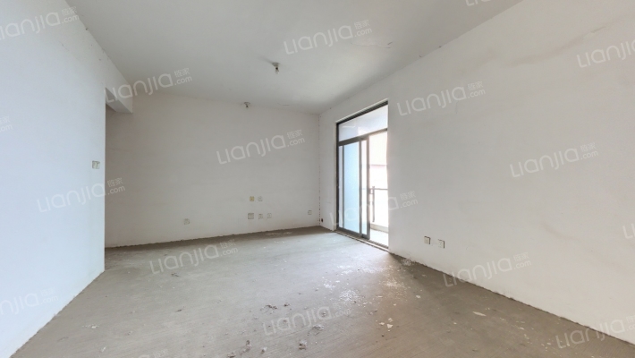 翡翠城五期二手房实景图