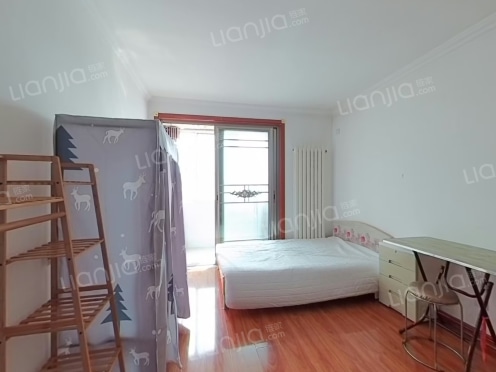 合租·东莞路 3居室 南卧