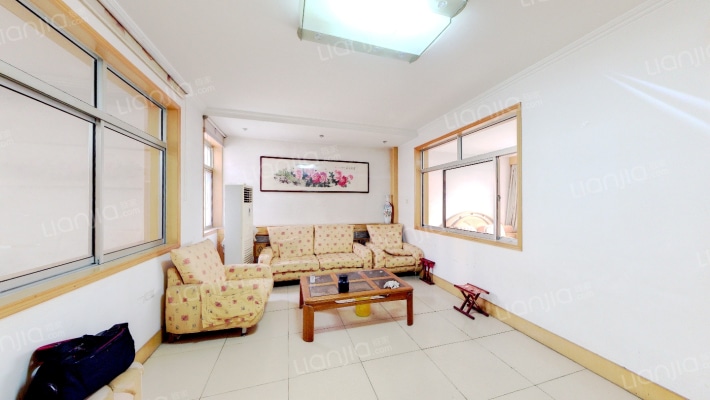 凤凰社区派出所宿舍二手房实景图