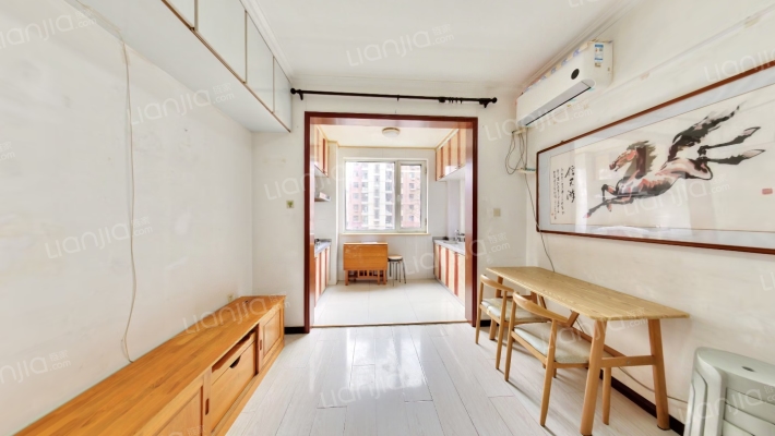 龙畔金泉五期K4区二手房实景图