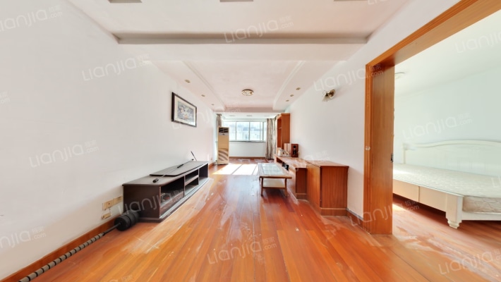 桐泾北路25号二手房实景图