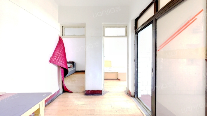 建材小区二手房实景图