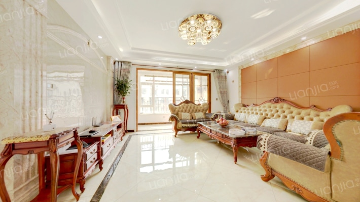 领秀翡翠山A区二手房实景图