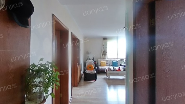 沁河西岸35号院二手房实景图