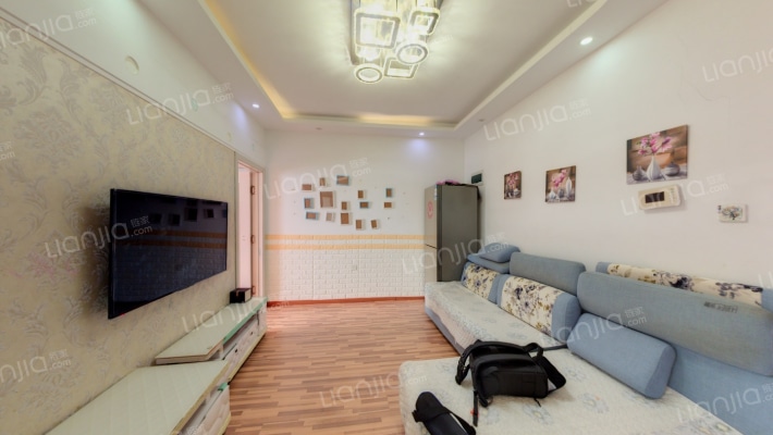 青年城邦小区二手房实景图