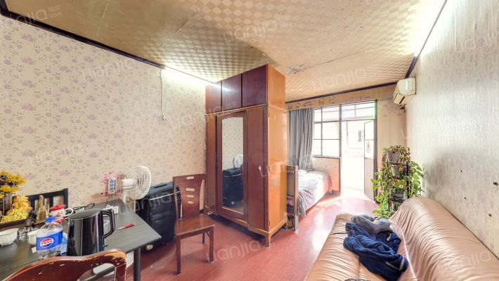 通阁路135弄二手房实景图