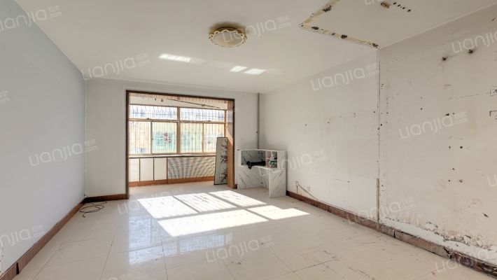 东方红小区二手房实景图