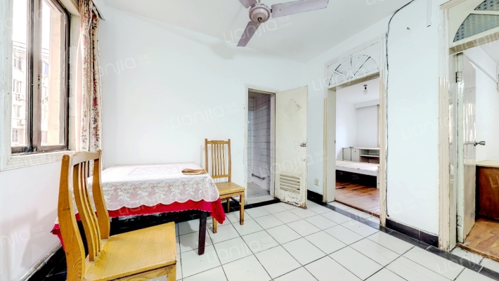 湄长新村二手房实景图