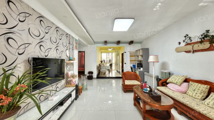 新城枫林苑二手房实景图