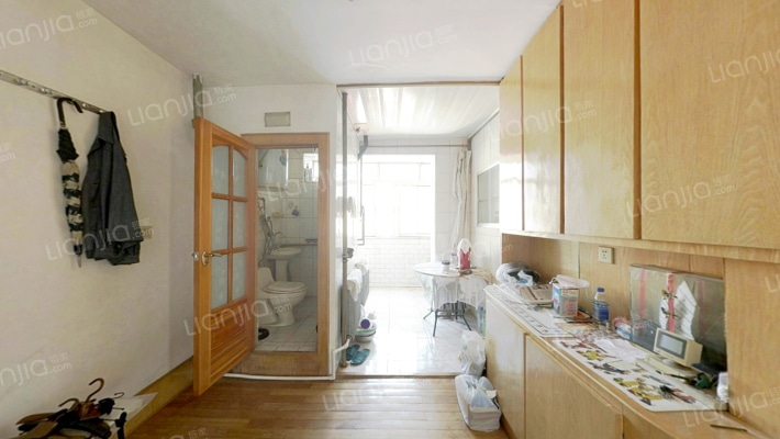 六纬路学区铁路市政楼二手房实景图