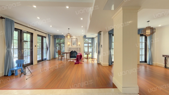 玛斯兰德红木林街区二手房实景图