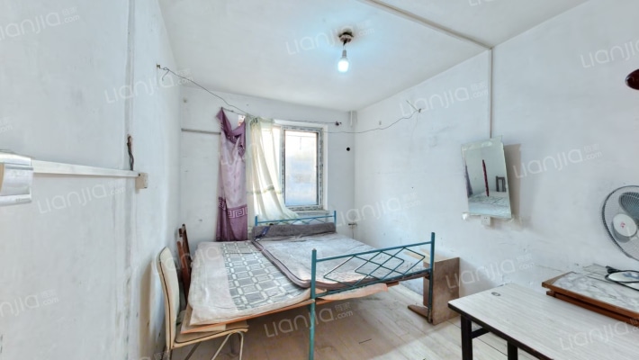 纺织厂小区二手房实景图