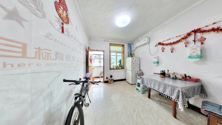 商储小区二手房实景图